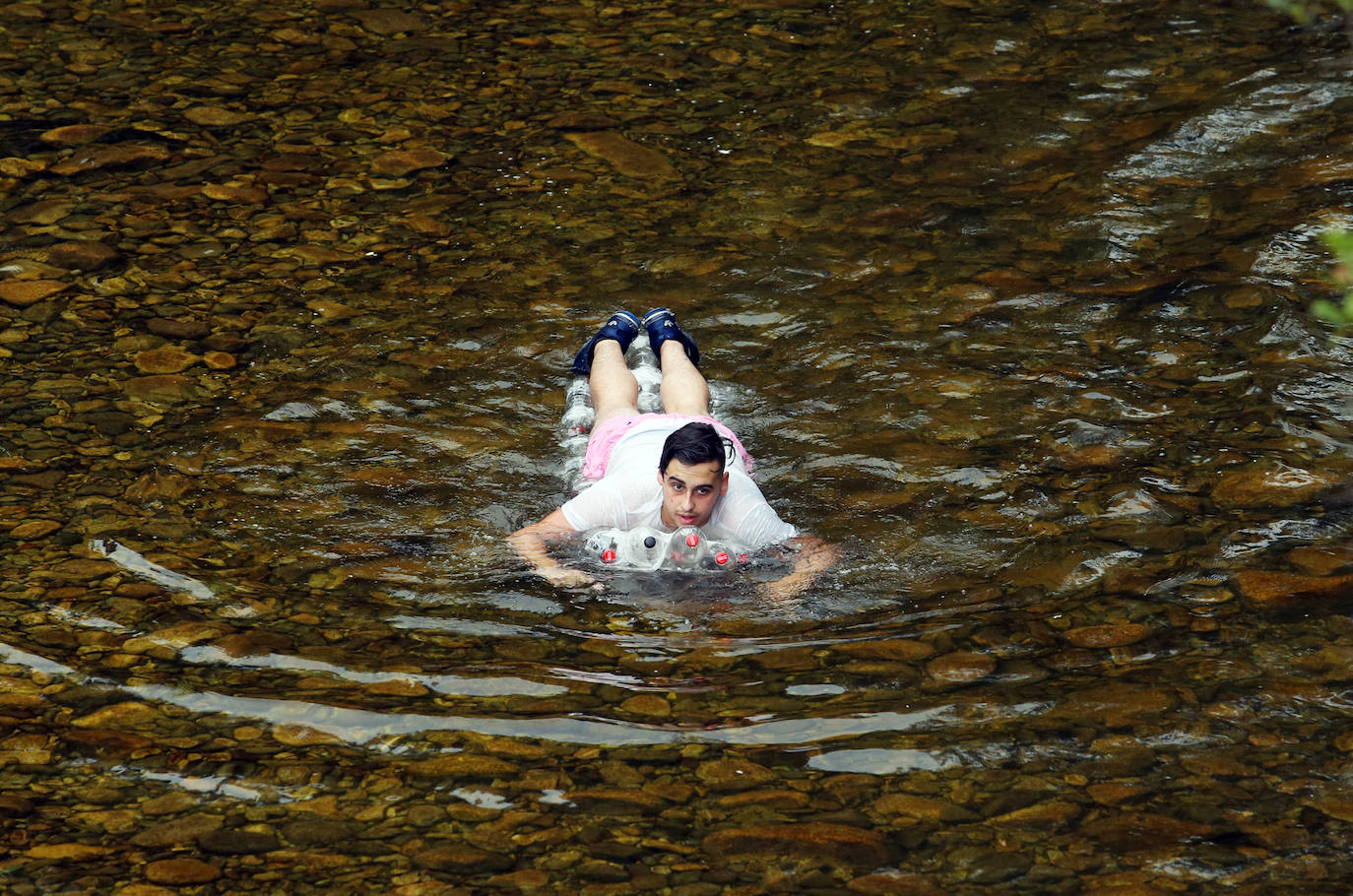Un total de 15 embarcaciones se echaron al agua en una edición que contó con la participación de unos 70 triputantes