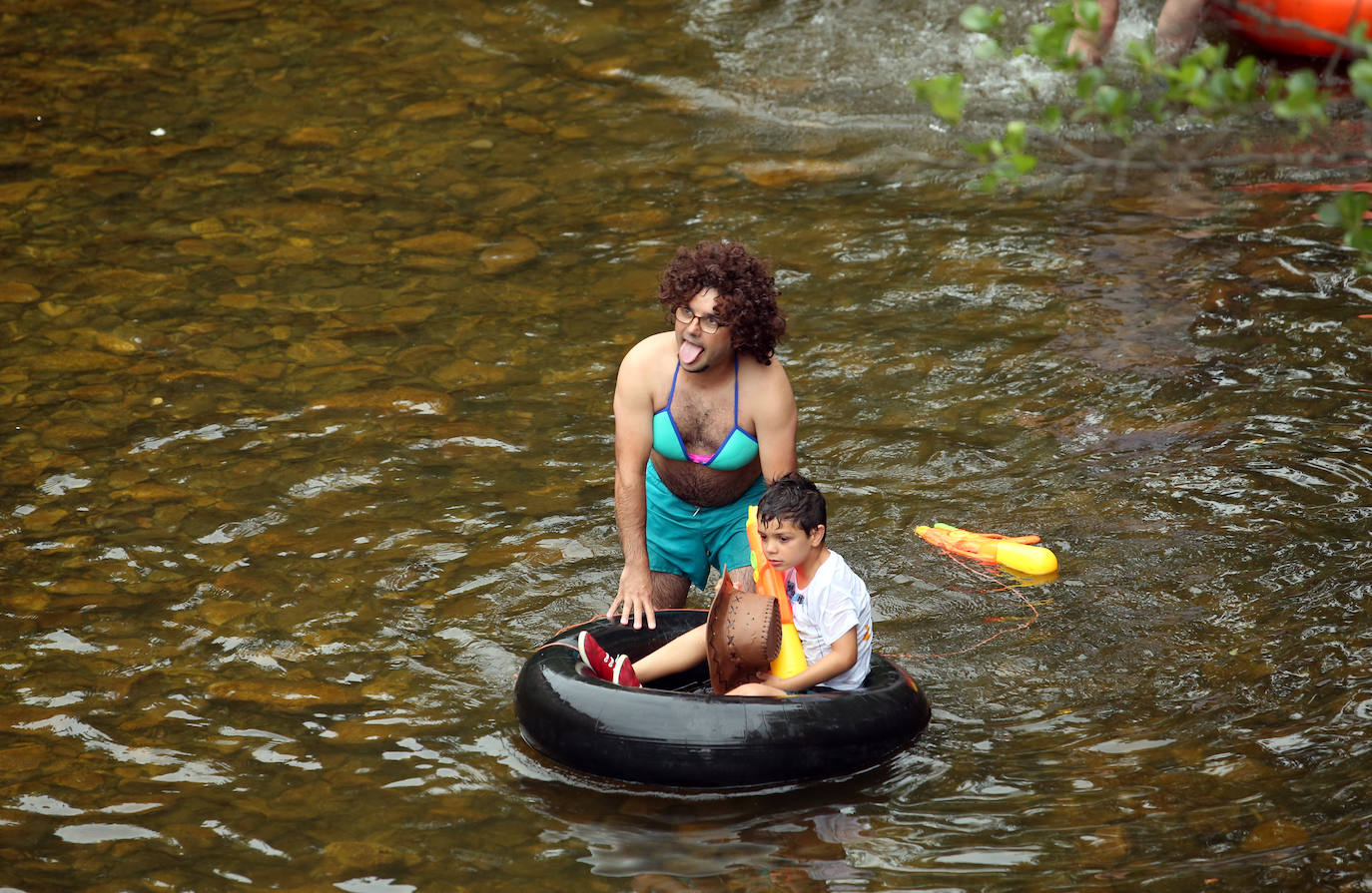 Un total de 15 embarcaciones se echaron al agua en una edición que contó con la participación de unos 70 triputantes
