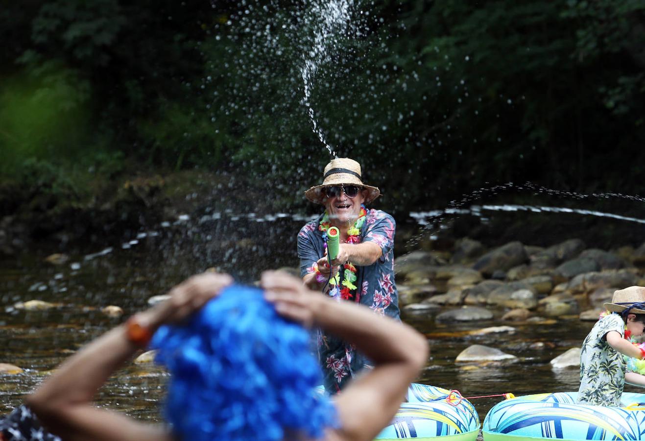 Un total de 15 embarcaciones se echaron al agua en una edición que contó con la participación de unos 70 triputantes