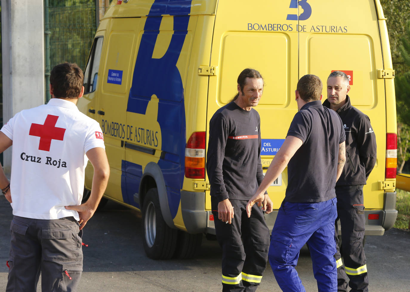 Carlos Antonio Rosario, de origen dominicano y residente en Avilés, estaba con otros cuatro amigos, que le vieron hundirse en el agua