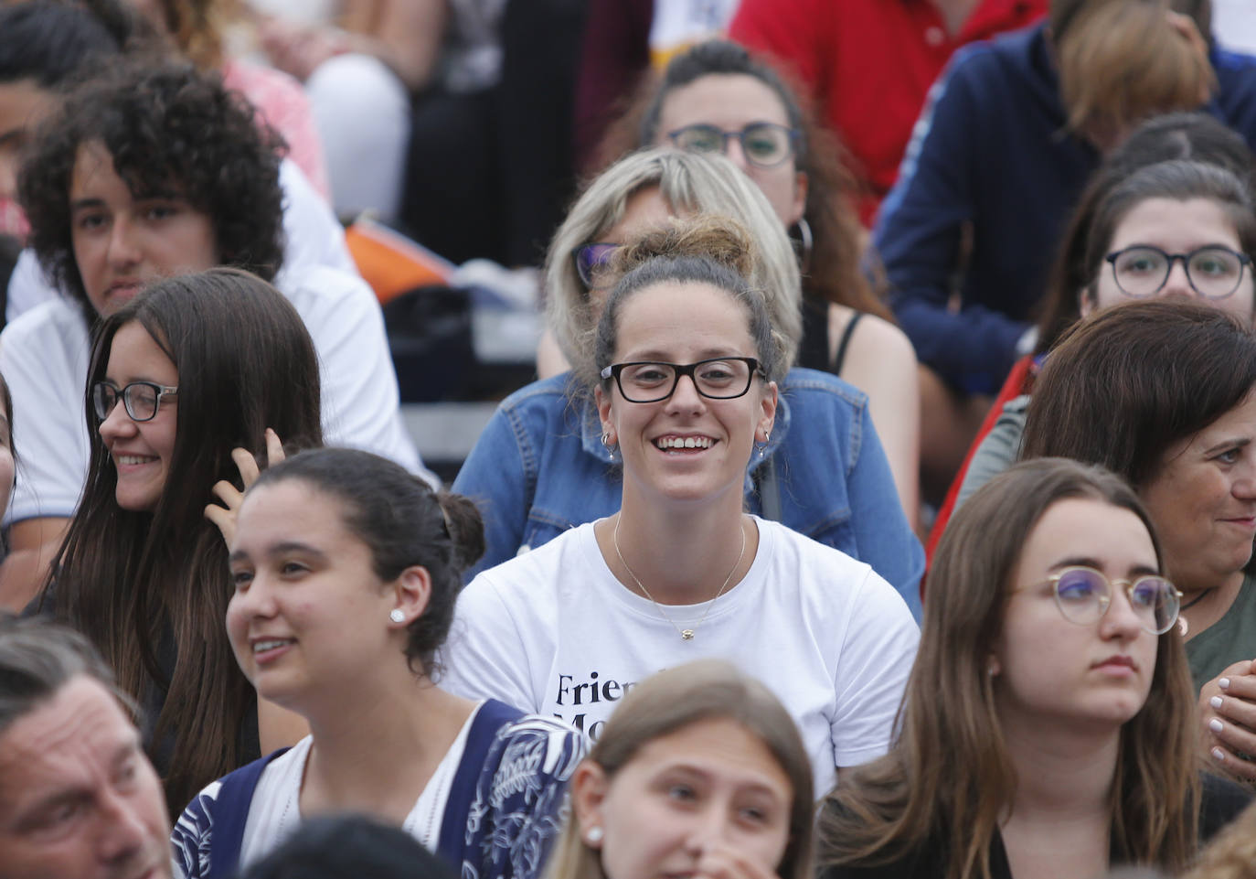 Los concursantes de la última edición del programa 'Operación Triunfo' congregaron a unos 4.000 incondicionales la explanada de Marina Civil.