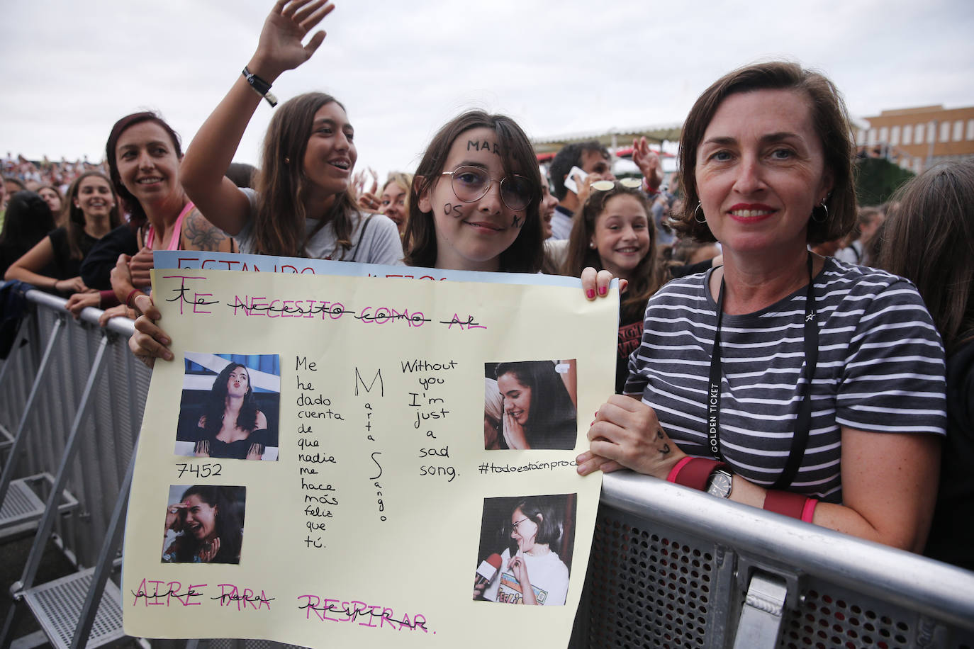 Los concursantes de la última edición del programa 'Operación Triunfo' congregaron a unos 4.000 incondicionales la explanada de Marina Civil.