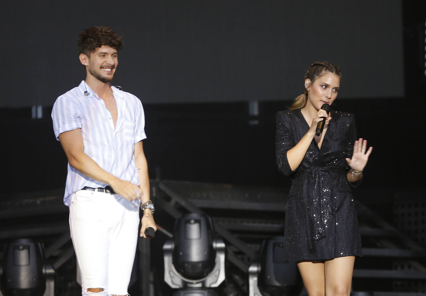 Los concursantes de la última edición del programa 'Operación Triunfo' congregaron a unos 4.000 incondicionales la explanada de Marina Civil.