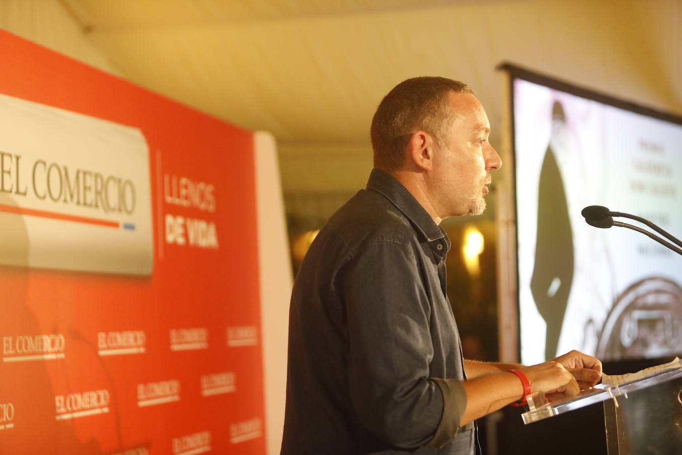 Este lunes tuvo lugar la entrega de los Premios Calderetas de Don Calixto en el Palacio de La Riega, en donde se reconoció a Albert Adrià, como Maestro Nacional; El Cenador del Azul, Maestro Asturiano, y Ricardo Fernández a la proyección. Marcos Granda estrena un nuevo premio al Impulso Gastronómico.