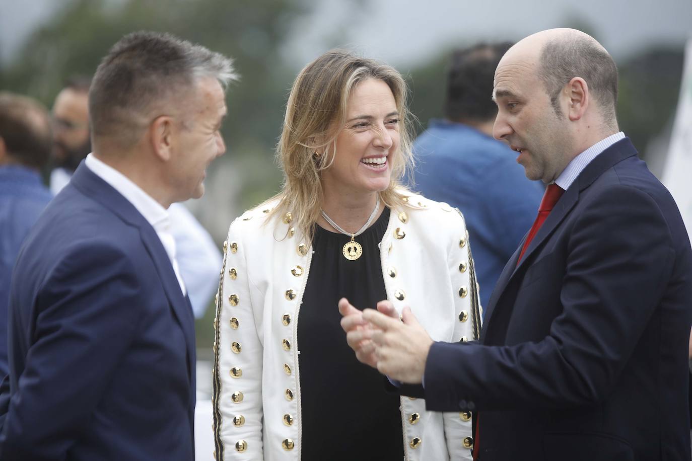 Este lunes tuvo lugar la entrega de los Premios Calderetas de Don Calixto en el Palacio de La Riega, en donde se reconoció a Albert Adrià, como Maestro Nacional; El Cenador del Azul, Maestro Asturiano, y Ricardo Fernández a la proyección. Marcos Granda estrena un nuevo premio al Impulso Gastronómico.