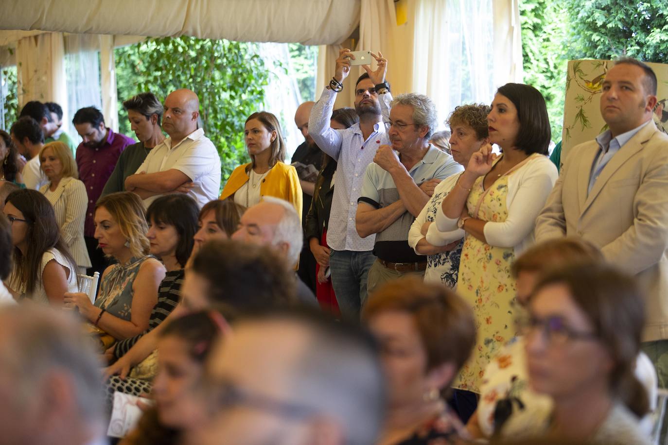 Este lunes tuvo lugar la entrega de los Premios Calderetas de Don Calixto en el Palacio de La Riega, en donde se reconoció a Albert Adrià, como Maestro Nacional; El Cenador del Azul, Maestro Asturiano, y Ricardo Fernández a la proyección. Marcos Granda estrena un nuevo premio al Impulso Gastronómico.