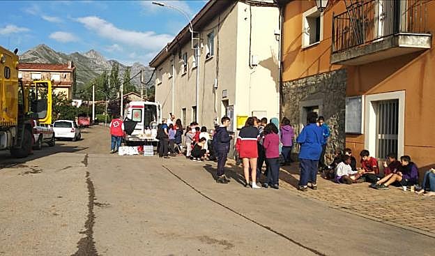 En León. Scouts evacuados de un campamento en Acebedo a causa de la tormenta. 
