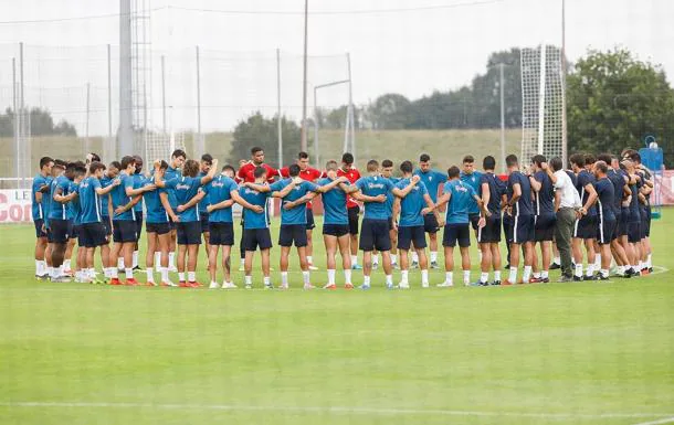 Minuto de silencio por Nieto guardado hoy en el entrenamiento por la plantilla sportinguista