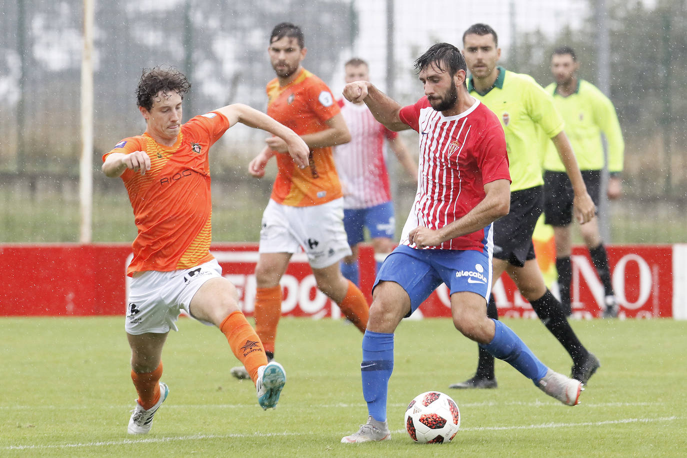 El Sporting B suma ante el Caudal su segunda victoria en la pretemporada