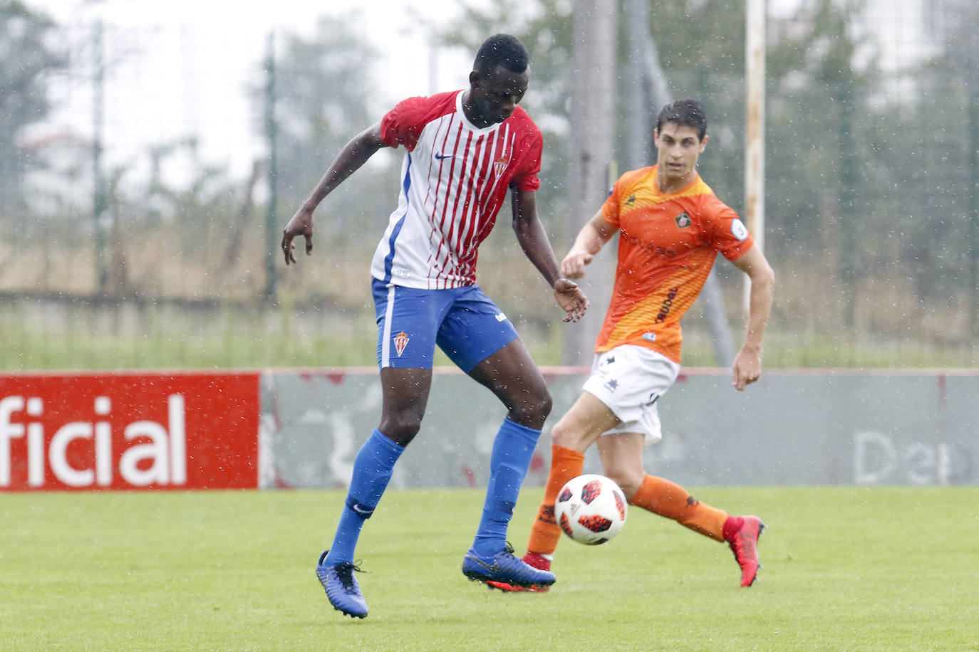 El Sporting B suma ante el Caudal su segunda victoria en la pretemporada