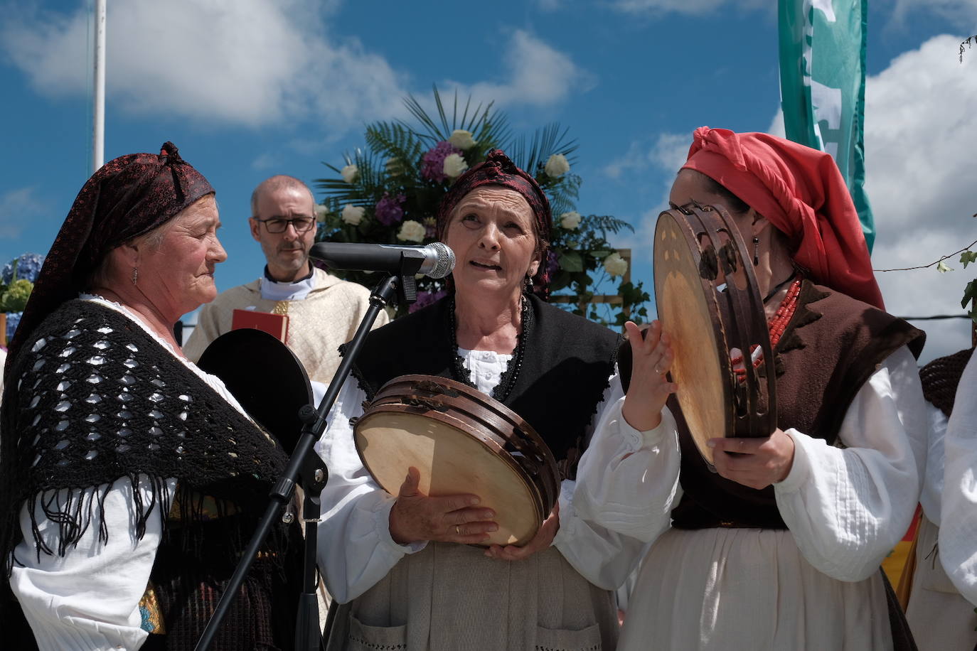 Un año más hubo boda vaqueira como manda la tradición