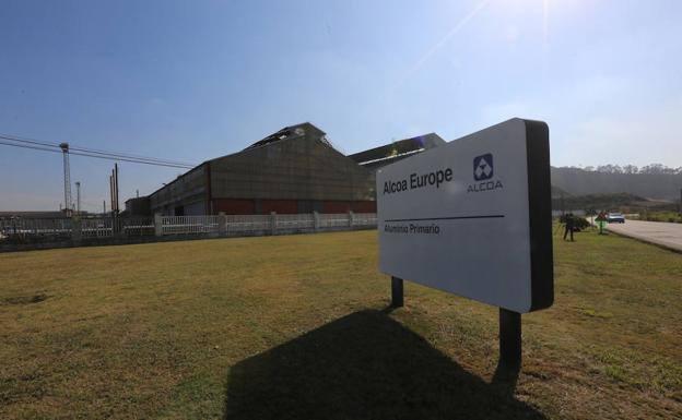 Industria convoca mañana a la empresa y sindicatos a la última reunión para conocer el futuro de Alcoa