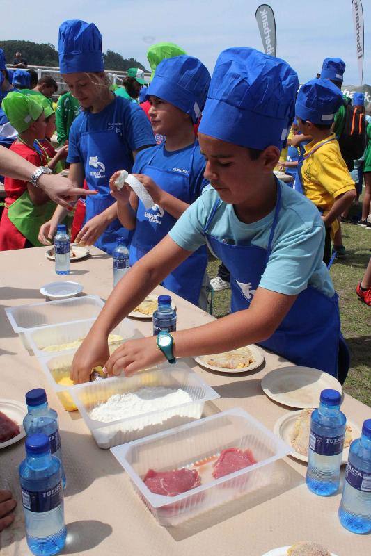 Cientos de niños tomaron parte en el Mini Sella, en el que será un aperitivo de la prueba grande que se celebrará el próximo sábado. 