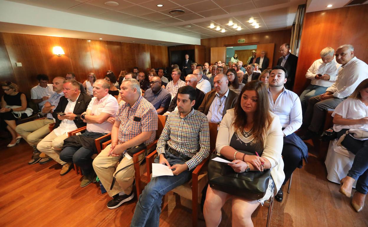 Numeroso público asistió a la jornada dedicada a la innovación en las instalaciones de La Granda. 