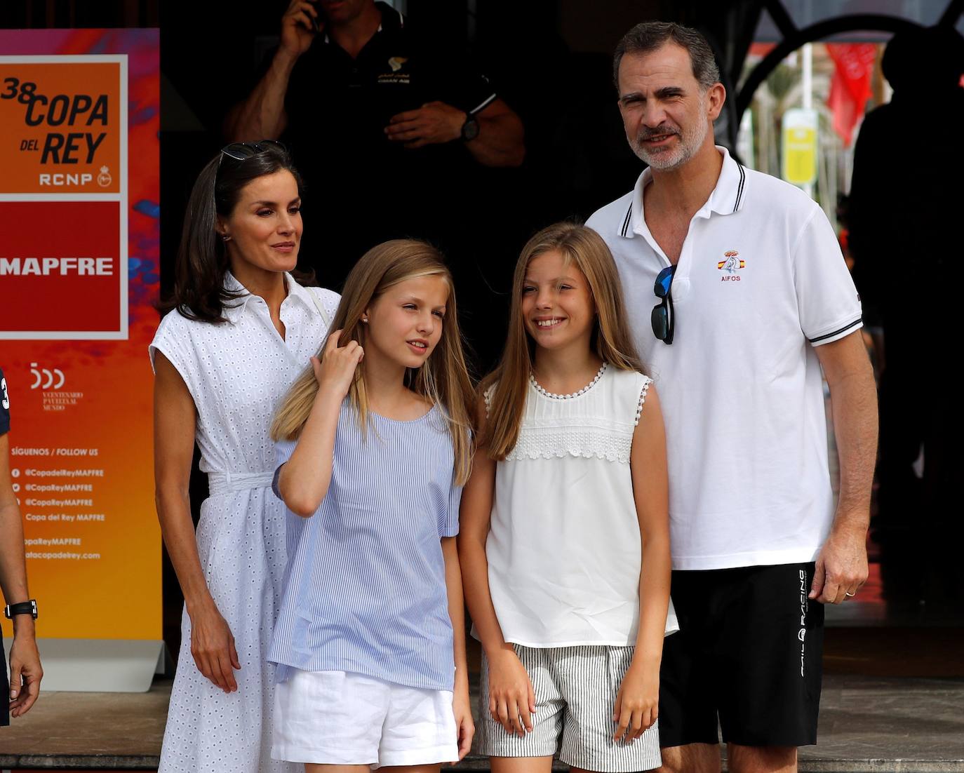 El rey Felipe VI, la reina Doña Letizia, la princesa de Asturias, Leonor y la infanta Sofía inician sus vacaciones en Palma de Mallorca