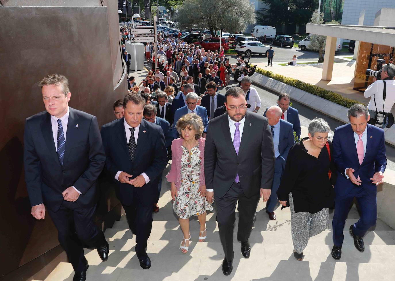 La ministra de Sanidad, Consumo y Bienestar Social, María Luisa Carcedo, ha inaugurado la 63 Feria de Muestras de Asturias, que se celebra en el recinto Luis Adaro de Gijón. Participaron en el acto, además, el presidente del Principado, Adrián Barbón; la alcaldesa de Gijón, Ana González, y el presidente de la Cámara de Comercio de Gijón, Félix Baragaño.