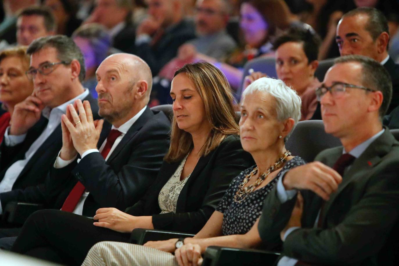 La ministra de Sanidad, Consumo y Bienestar Social, María Luisa Carcedo, ha inaugurado la 63 Feria de Muestras de Asturias, que se celebra en el recinto Luis Adaro de Gijón. Participaron en el acto, además, el presidente del Principado, Adrián Barbón; la alcaldesa de Gijón, Ana González, y el presidente de la Cámara de Comercio de Gijón, Félix Baragaño.