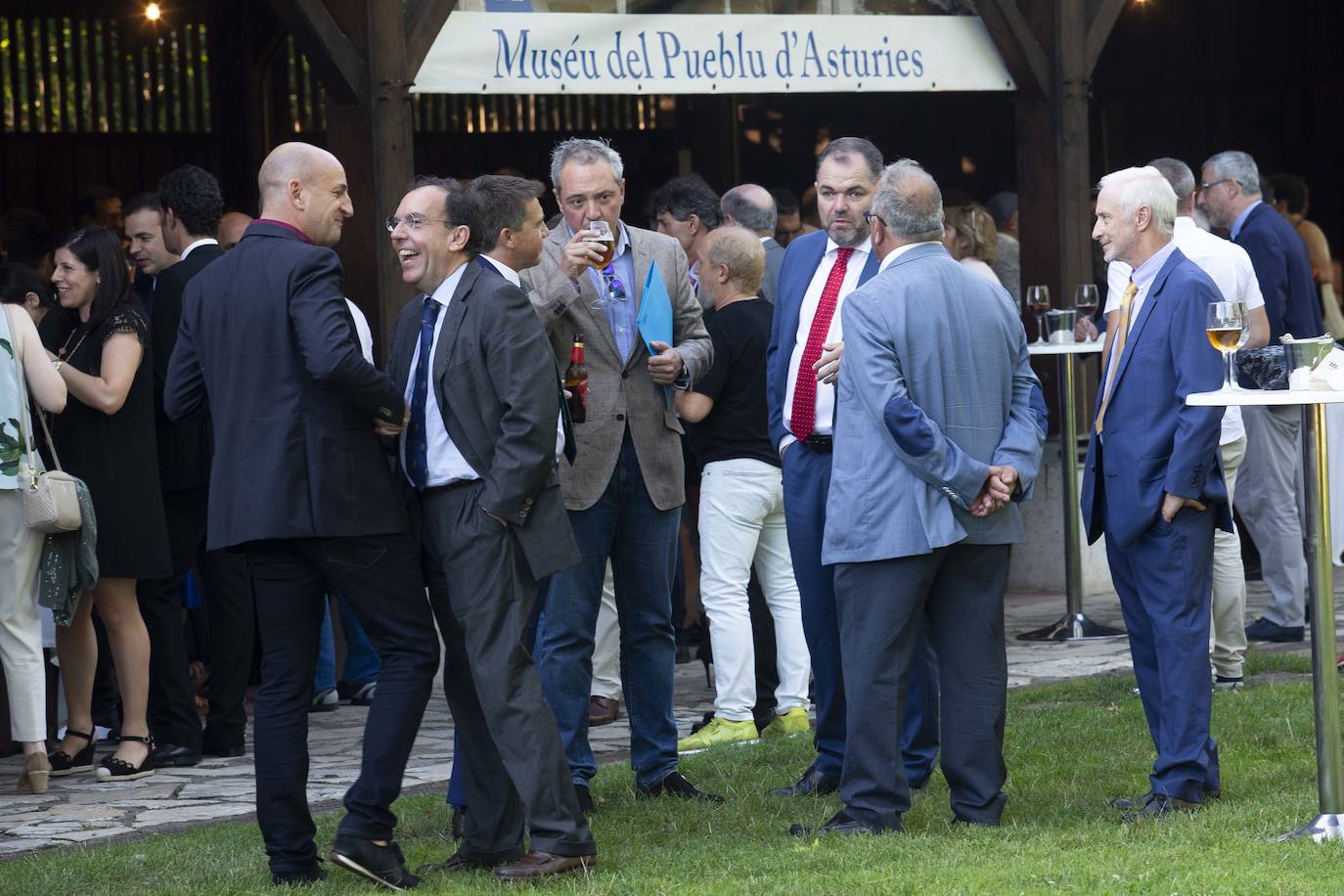 La ministra de Sanidad, Consumo y Bienestar Social, María Luisa Carcedo, ha inaugurado la 63 Feria de Muestras de Asturias, que se celebra en el recinto Luis Adaro de Gijón. Participaron en el acto, además, el presidente del Principado, Adrián Barbón; la alcaldesa de Gijón, Ana González, y el presidente de la Cámara de Comercio de Gijón, Félix Baragaño.