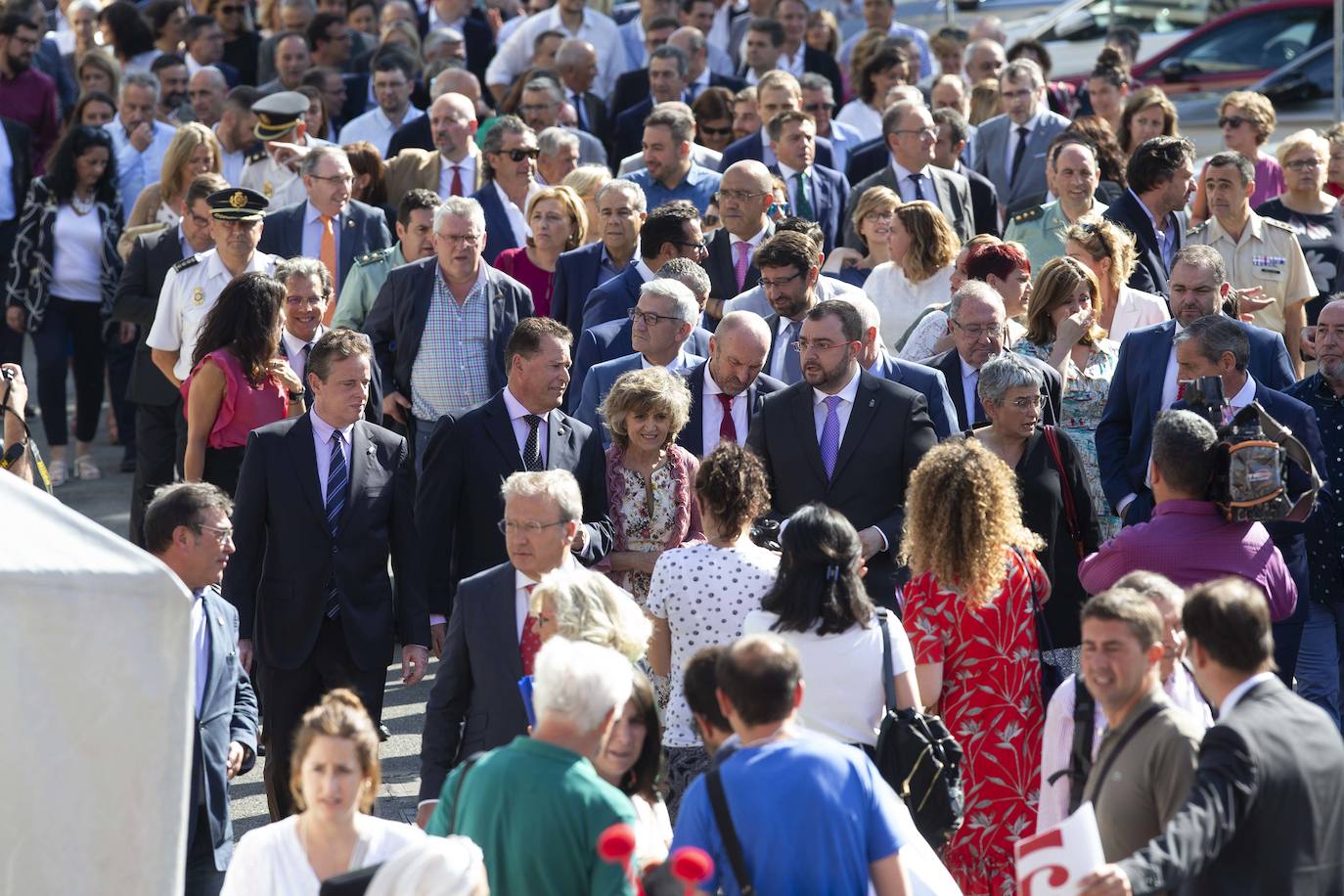 La ministra de Sanidad, Consumo y Bienestar Social, María Luisa Carcedo, ha inaugurado la 63 Feria de Muestras de Asturias, que se celebra en el recinto Luis Adaro de Gijón. Participaron en el acto, además, el presidente del Principado, Adrián Barbón; la alcaldesa de Gijón, Ana González, y el presidente de la Cámara de Comercio de Gijón, Félix Baragaño.