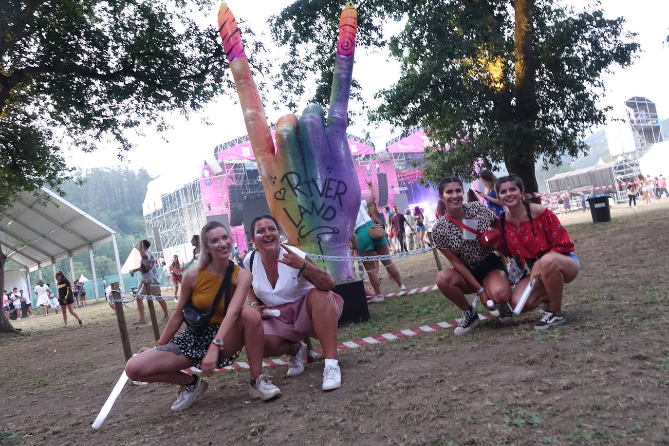 Más de 20.000 personas disfrutan del frenético ritmo del Festival Riverland que nace enmarcado en las celebraciones del Descenso del Río Sella. 