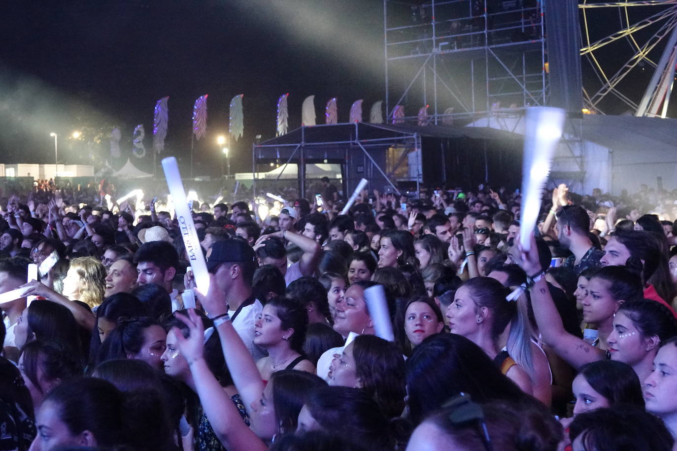 Más de 20.000 personas disfrutan del frenético ritmo del Festival Riverland que nace enmarcado en las celebraciones del Descenso del Río Sella. 