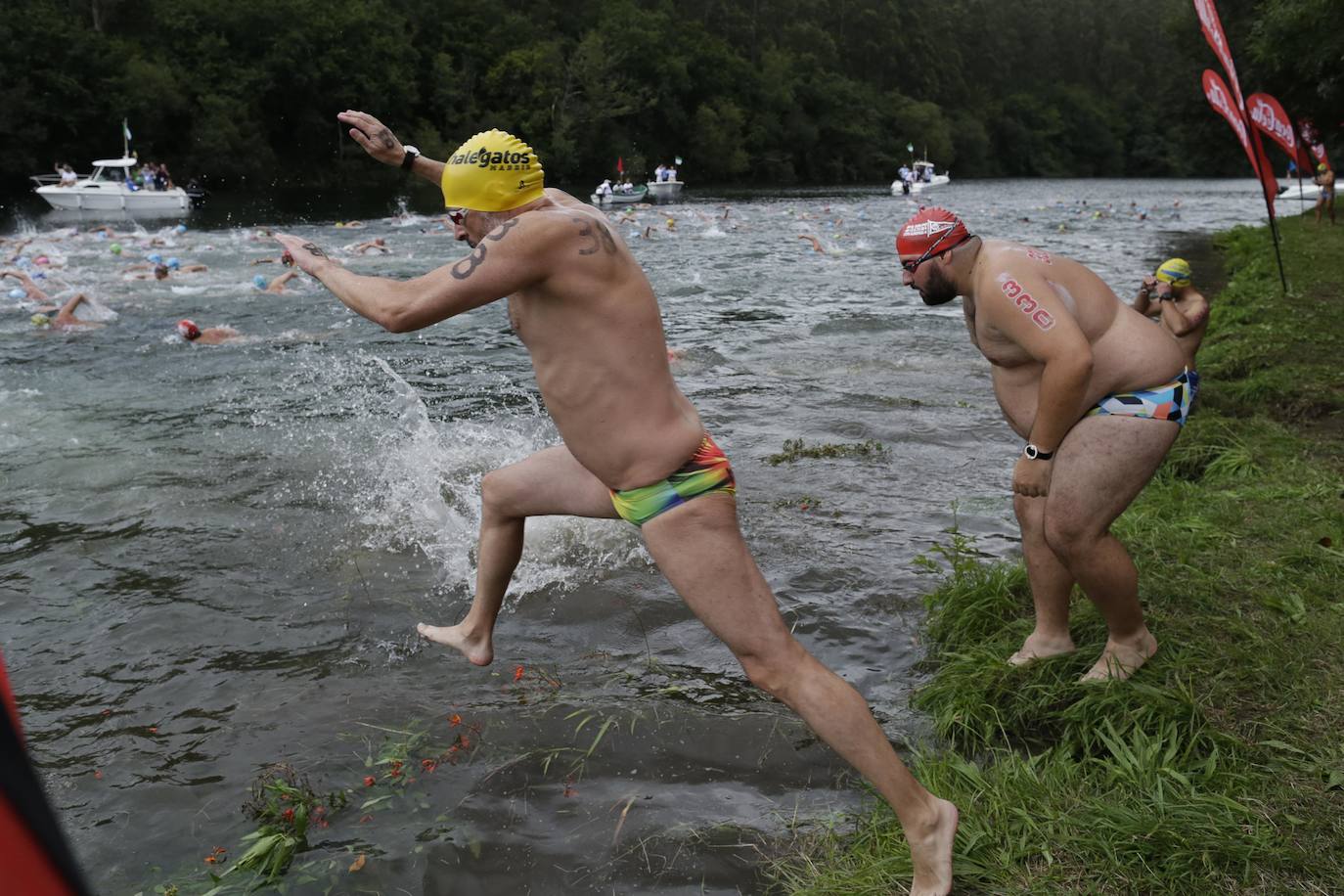 El campeón alemán Rob Muffels consiguió esta tarde su cuarto entorchado en el Descenso a Nado de la Ría y la holandesa Van Rouwendaal se impuso en la categoría femenina.