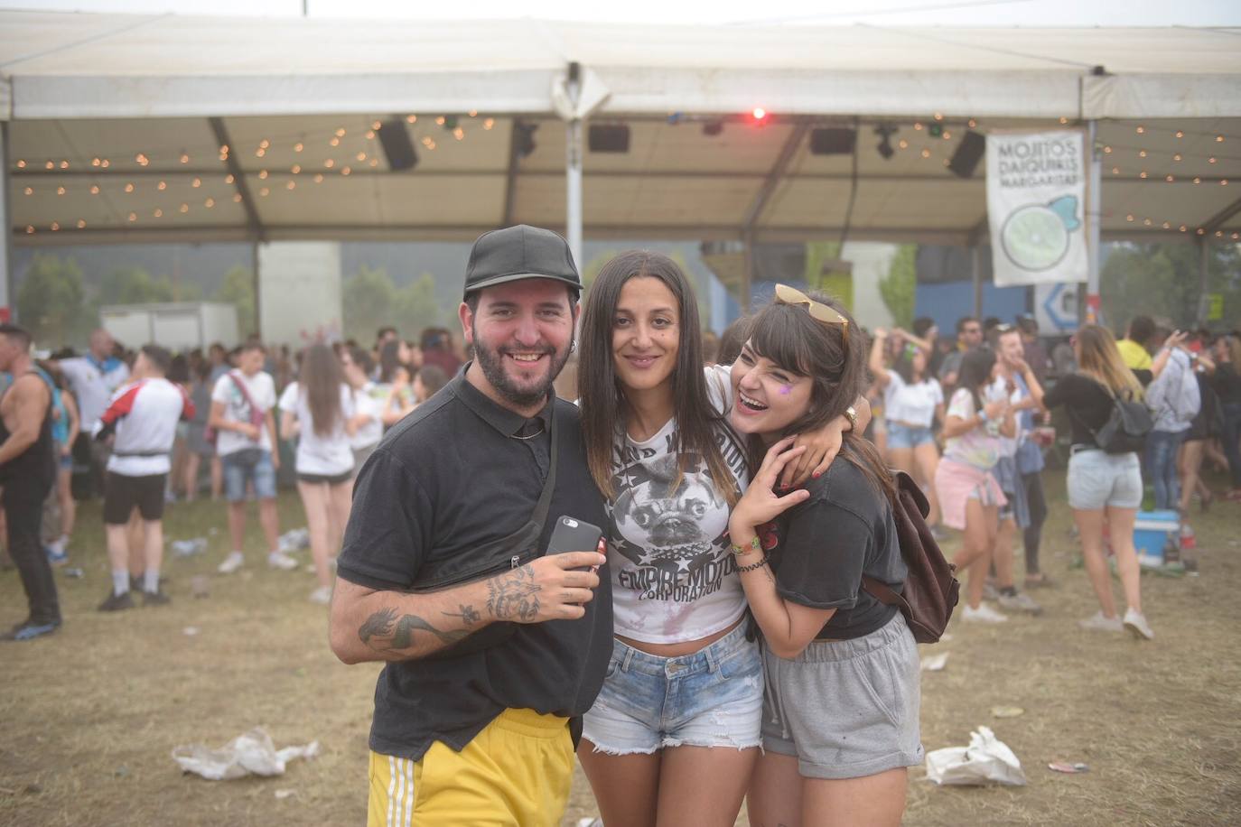 Miles de personas se congregan en el prau Salcéu para participar en la popular fiesta de Pravia