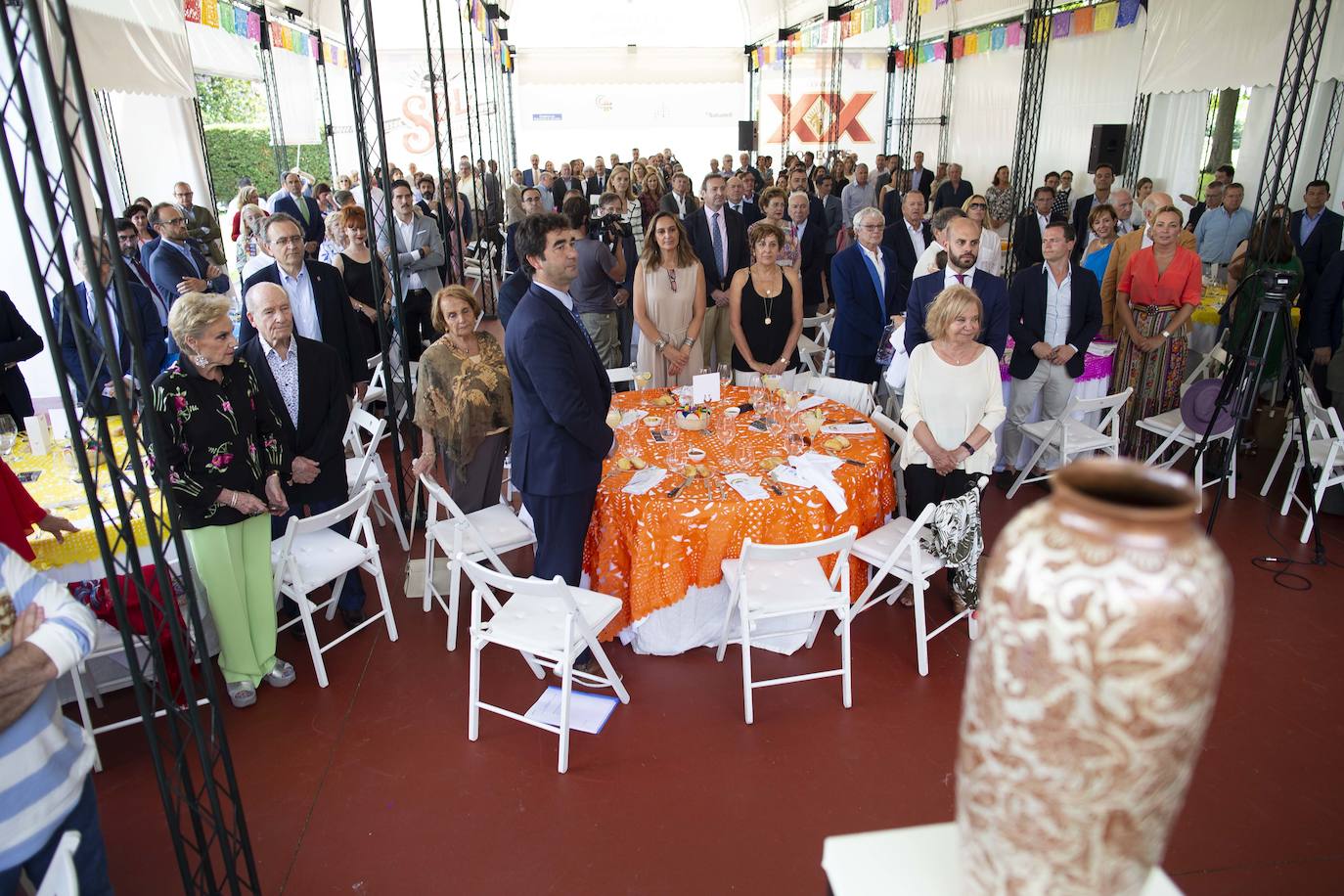 El Museo de la Emigración de Colombres ha acogido un Encuentro Hispano Americano en el que representantes de la política, la empresa y la cultura de aquí y de allá han subrayado las intensas relaciones económicas que a lo largo de la historia han mantenido Asturias y América Latina. Además del presidente del Principado, Adrián Barbón, entre los asistentes se encontraba la embajadora de México en España, Roberta Lajous.