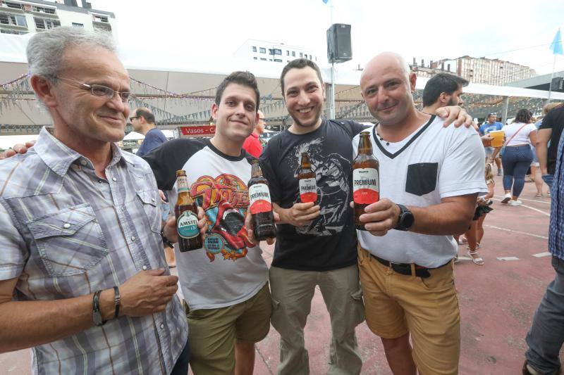 El público responde de forma masiva a la veinticinco edición del Festival de la Cerveza que permanecerá en la ciudad hasta el 14 de agosto