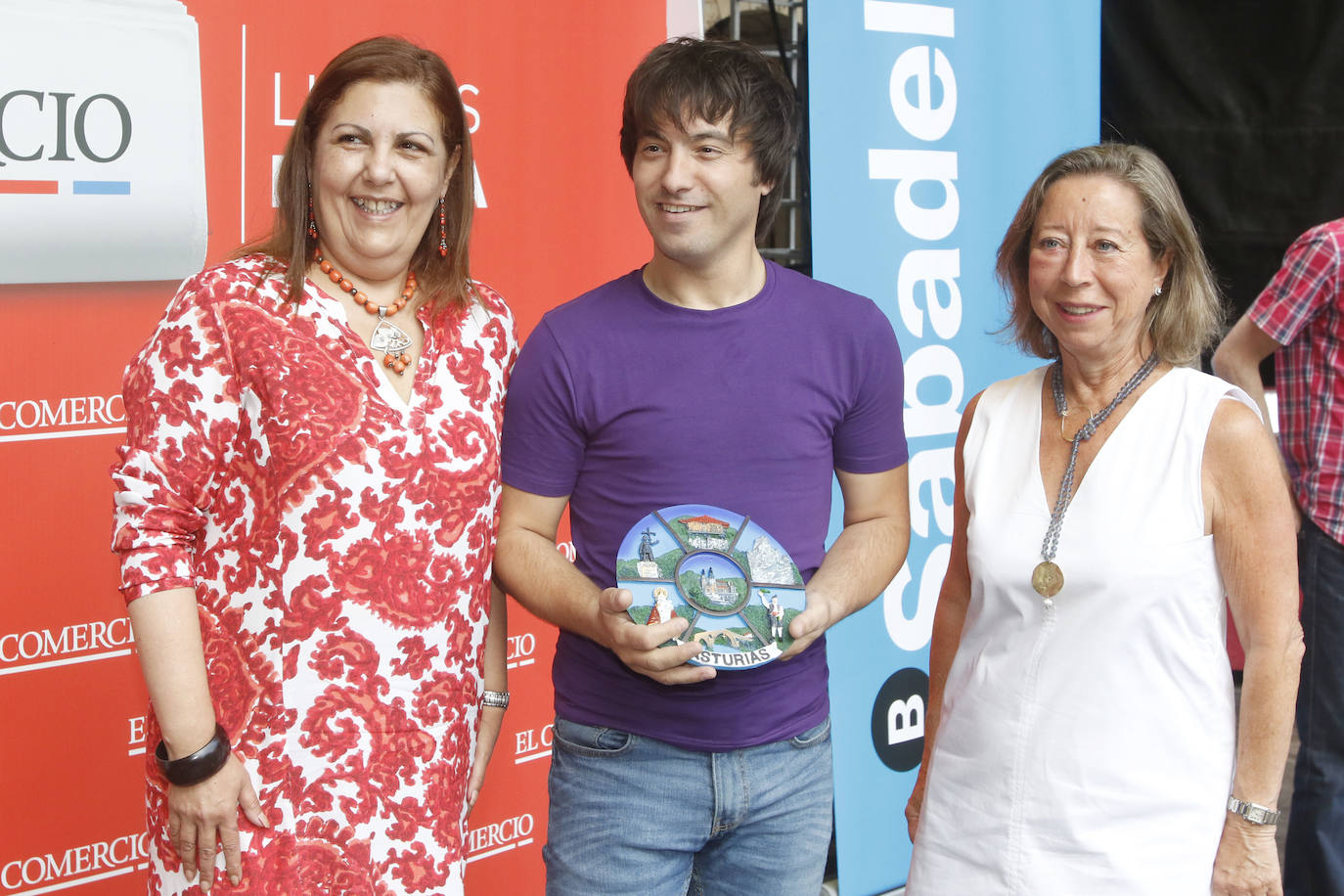 Celestino Rozada y Lorena Corripio son los ganadores absolutos del XXXIX Concurso de Canción Asturiana organizado por EL COMERCIO en Gijón. 