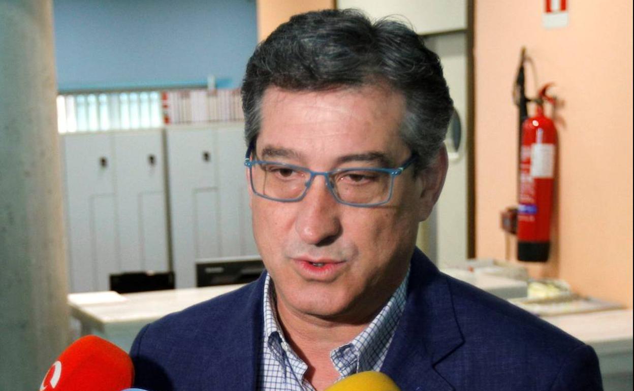 Ignacio Prendes compareció ante los medios en la Feria Internacional de Muestras 