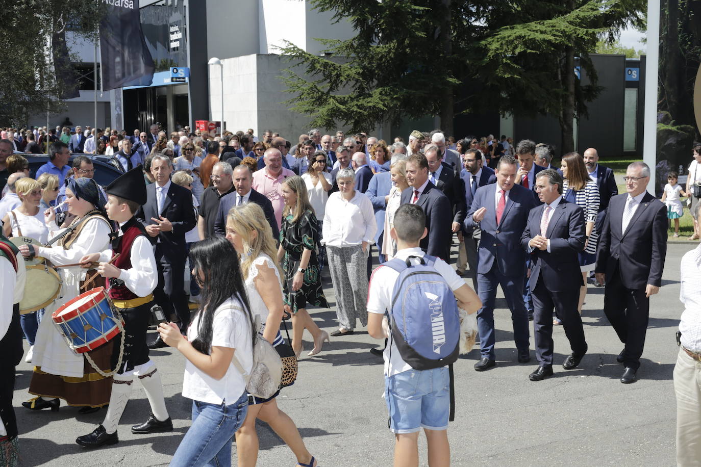 La Feria de Muestras de Asturias ha registrado una gran afluencia de público este martes, día del Banco SabadellHerrero, cuyo pabellón, dedicado a la minería asturiana, constituye uno de los atractivos del certamen.