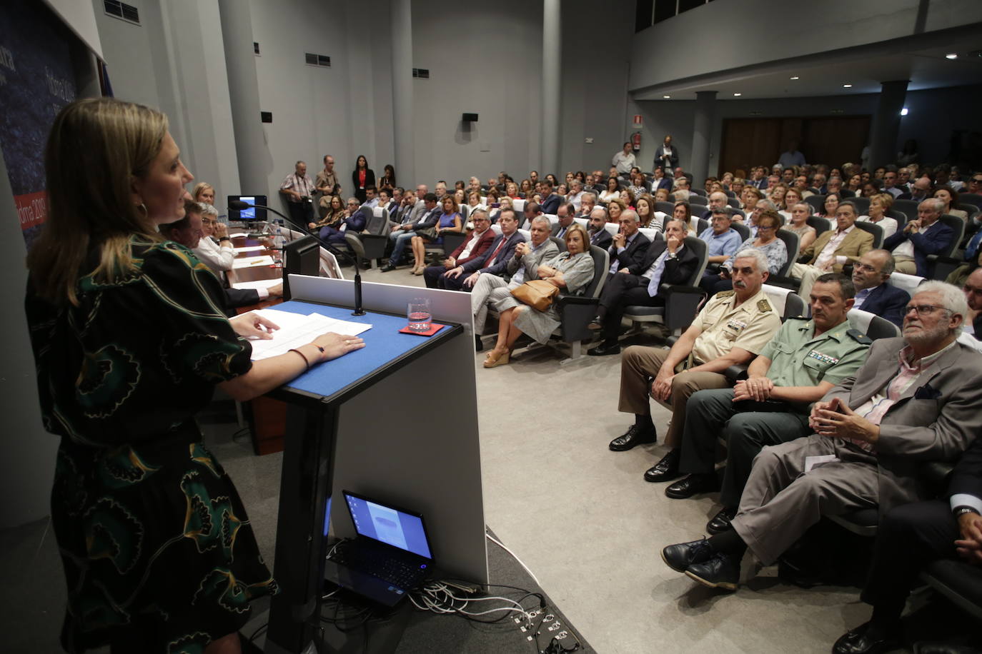 EL COMERCIO y la empresaria María Calvo, vicepresidenta de la Federación Asturiana de Empresarios (Fade), han sido galardonados con el XV Premio Ateneo Jovellanos al Desarrollo Económico e Industrial de Asturias, patrocinado por SabadellHerrero.