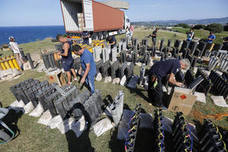 Más de 1.600 kilos de fuegos artificiales iluminarán este miércoles el cielo de Gijon en la gran Noche de los Fuegos. El espectáculo, que durará unos veinticinco minutos, podrá ver desde las playas de San Lorenzo, Poniente y El Arbeyal, y arrancará a medianoche.