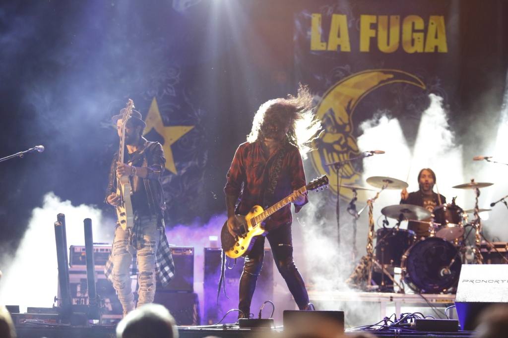 La banda, que ocupa un hueco privilegiado en la historia del rock en nuestro país, repasó sus míticos temas ante un público gijonés entregado.