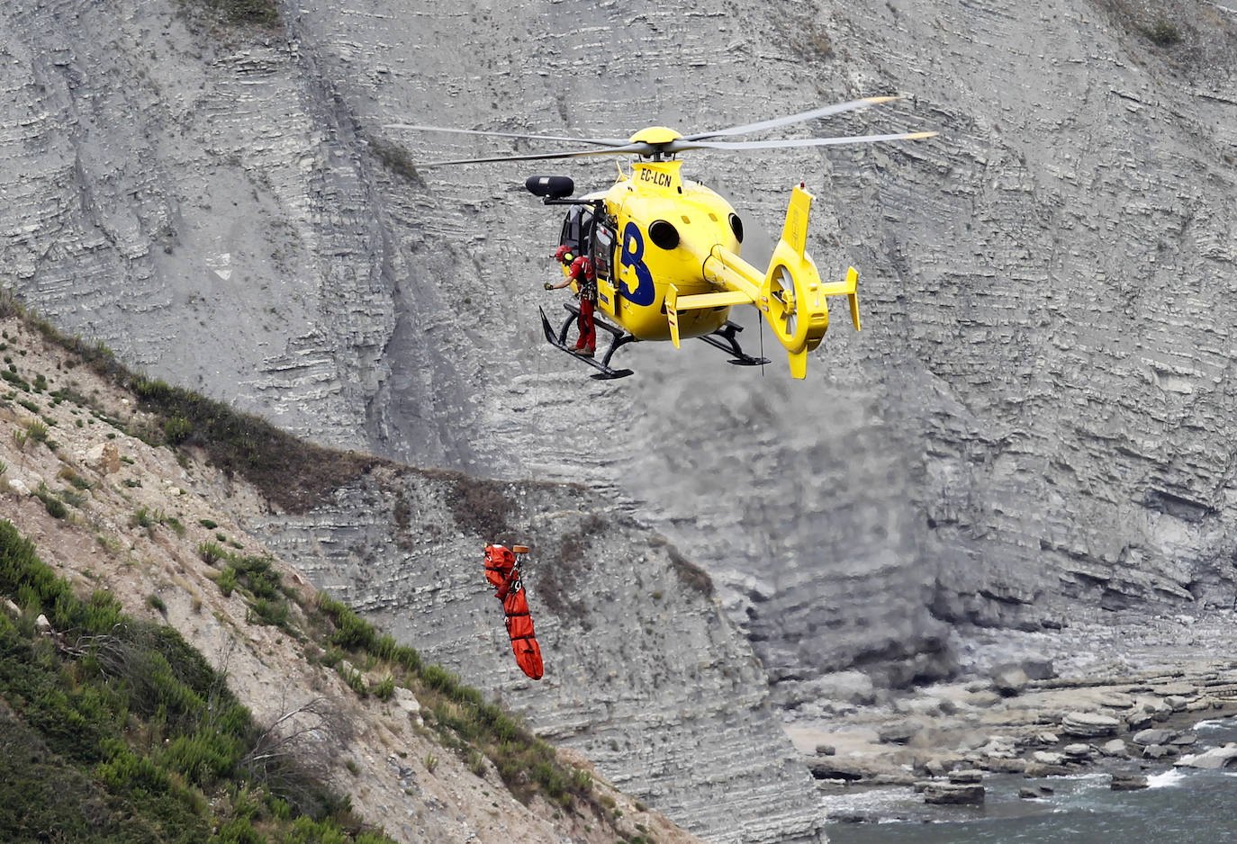 El cadáver del hombre de 38 años de Nuevo Roces, desaparecido desde hace una semana, fue encontrado este jueves en un acantilado junto a la Colina del Cuervo.