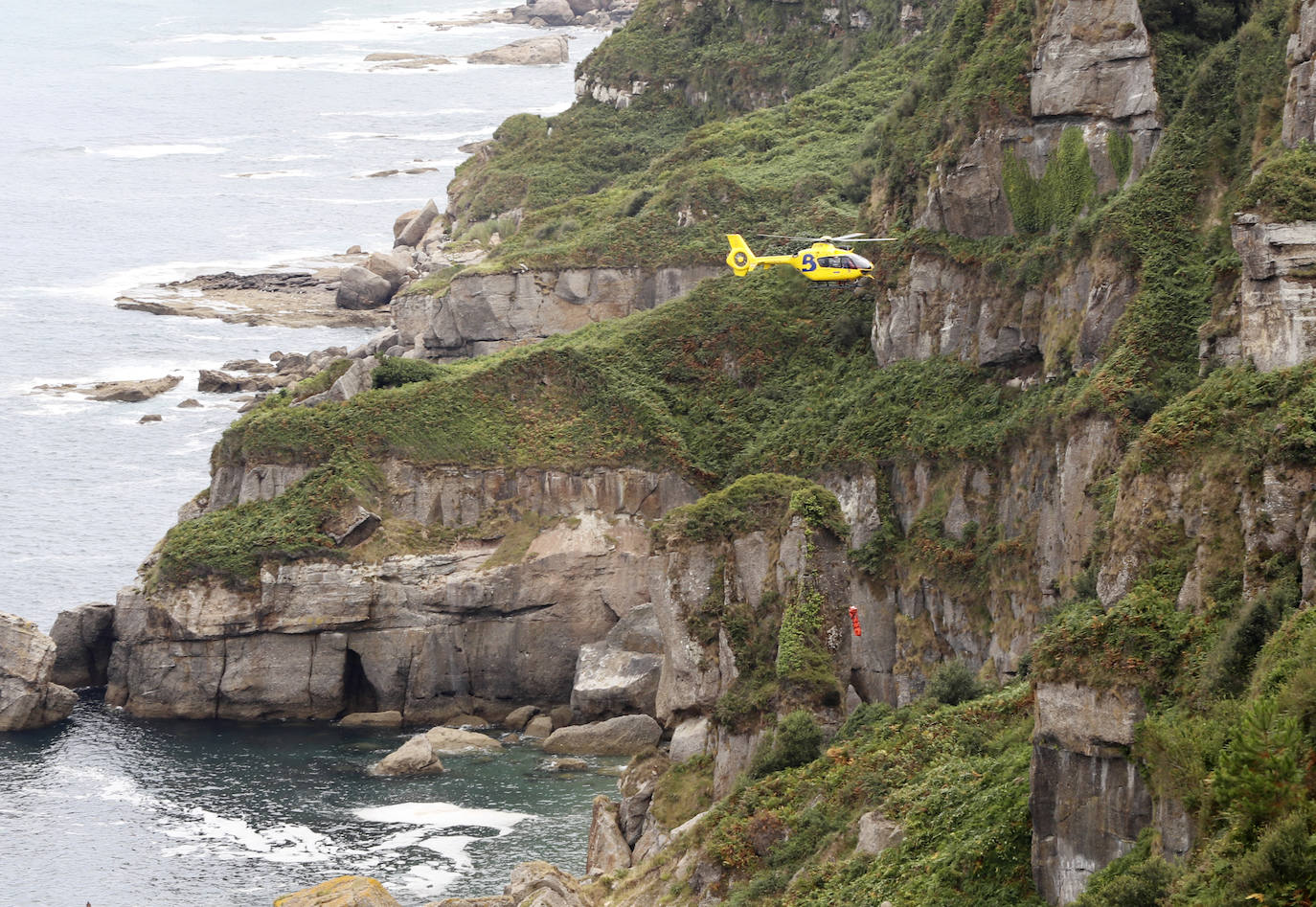 El cadáver del hombre de 38 años de Nuevo Roces, desaparecido desde hace una semana, fue encontrado este jueves en un acantilado junto a la Colina del Cuervo.