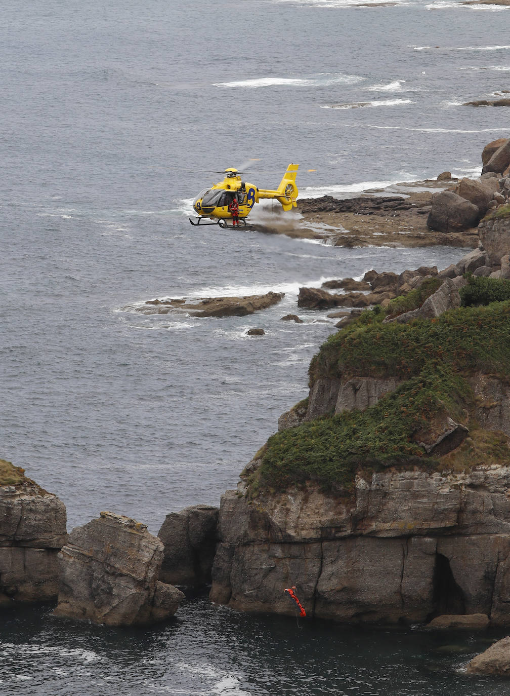 El cadáver del hombre de 38 años de Nuevo Roces, desaparecido desde hace una semana, fue encontrado este jueves en un acantilado junto a la Colina del Cuervo.