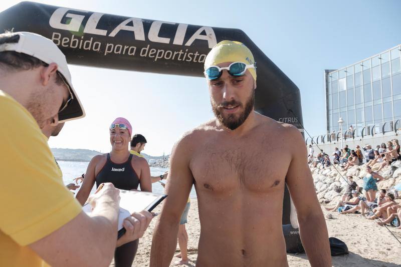 La nadadora del Santa Olaya volvió a ser la más rápida en una travesía en la que Hugo Sánchez acabó primero en categoría masculina.