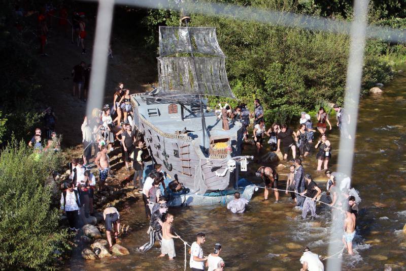 Cientos de personas se dan cita en una de las fiestas más populares del verano asturiano.