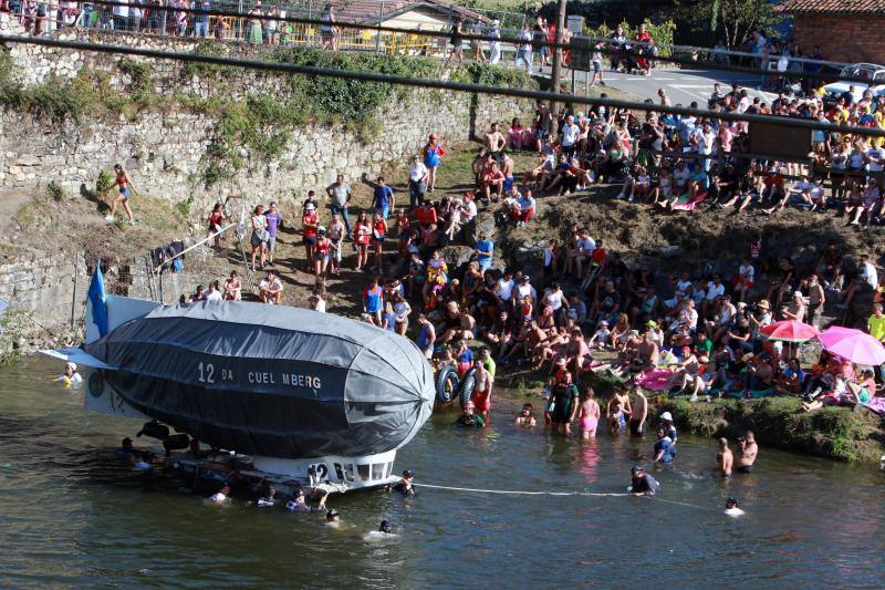 Cientos de personas se dan cita en una de las fiestas más populares del verano asturiano.