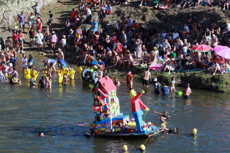 Cientos de personas se dan cita en una de las fiestas más populares del verano asturiano.
