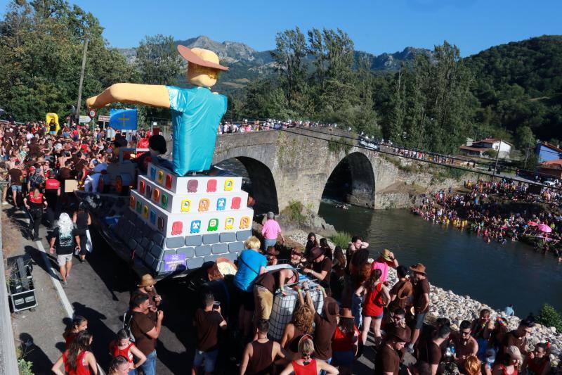 Cientos de personas se dan cita en una de las fiestas más populares del verano asturiano.