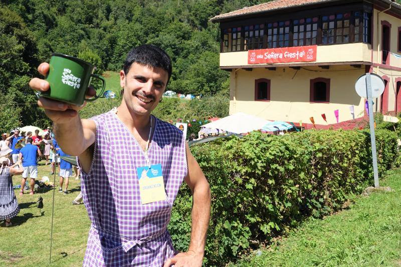 Rodrigo Cuevas impulsa esta celebración en Vegarrionda, en la que la «programación de calidad» al tiempo que se cuida el medio ambiente, aúna a gente de todo el concejo piloñés.