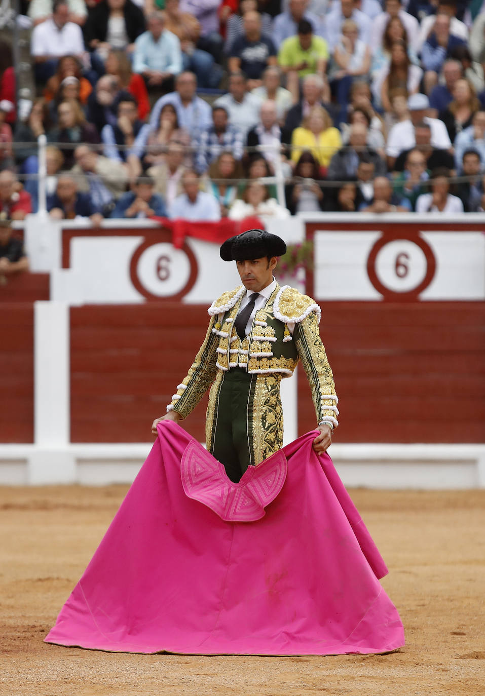 José María Manzanares, Enrique Ponce y Perera cerraron este domingo una nueva edición de la Feria taurina de Begoña. 