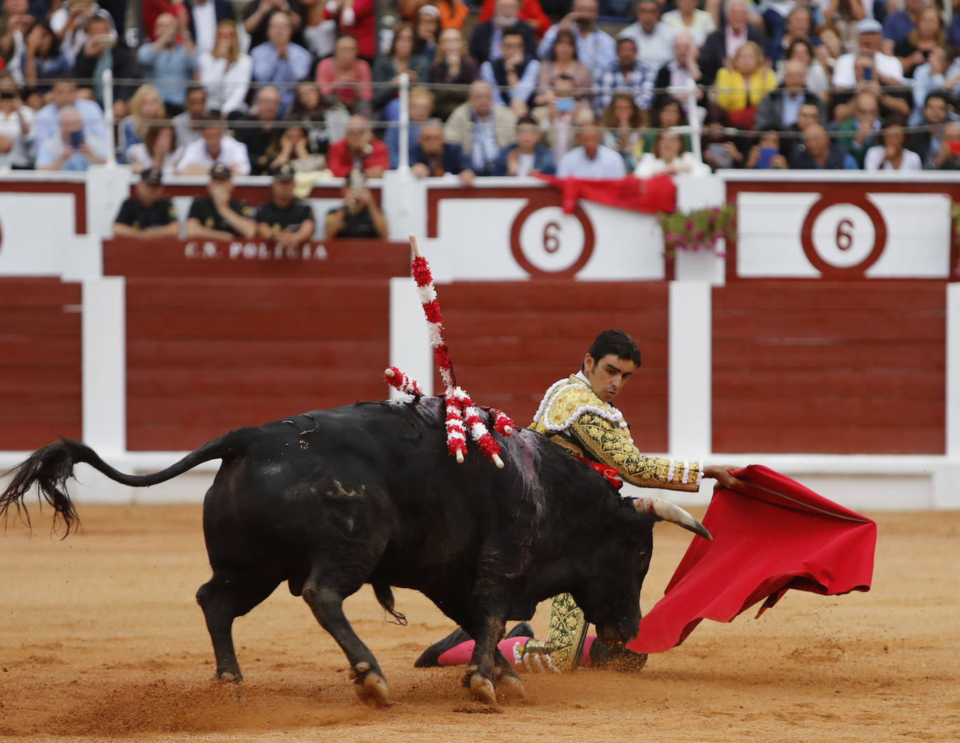 José María Manzanares, Enrique Ponce y Perera cerraron este domingo una nueva edición de la Feria taurina de Begoña. 