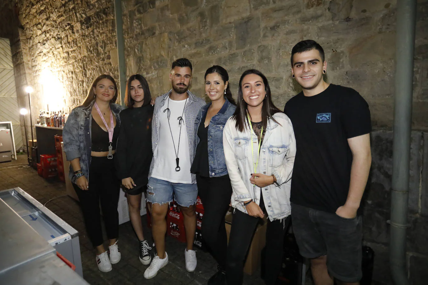 Cientos de jóvenes se dieron cita en la tradicional fiesta de fin de Feria que se celebró en las instalaciones de la Laboral. ¡Búscate en nuestra galería!