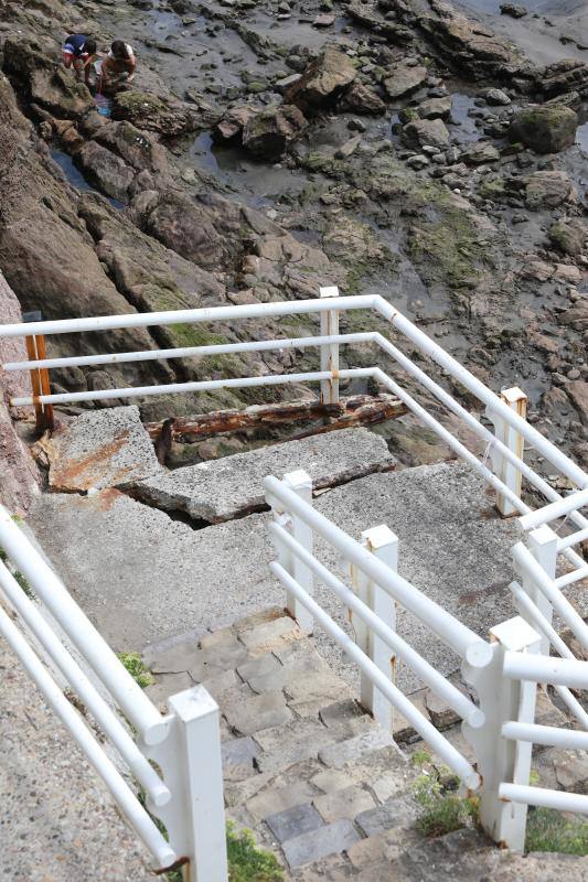 Segunda jornada de búsqueda de la joven que cayó al mar en Arnao.