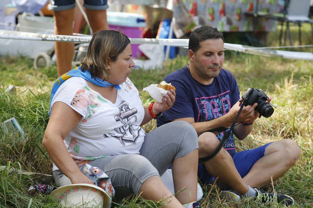 Miles de luarqueses y turistas disfrutaron este jueves de las populares fiestas de San Timoteo. ¡Búscate en nuestra galería! 