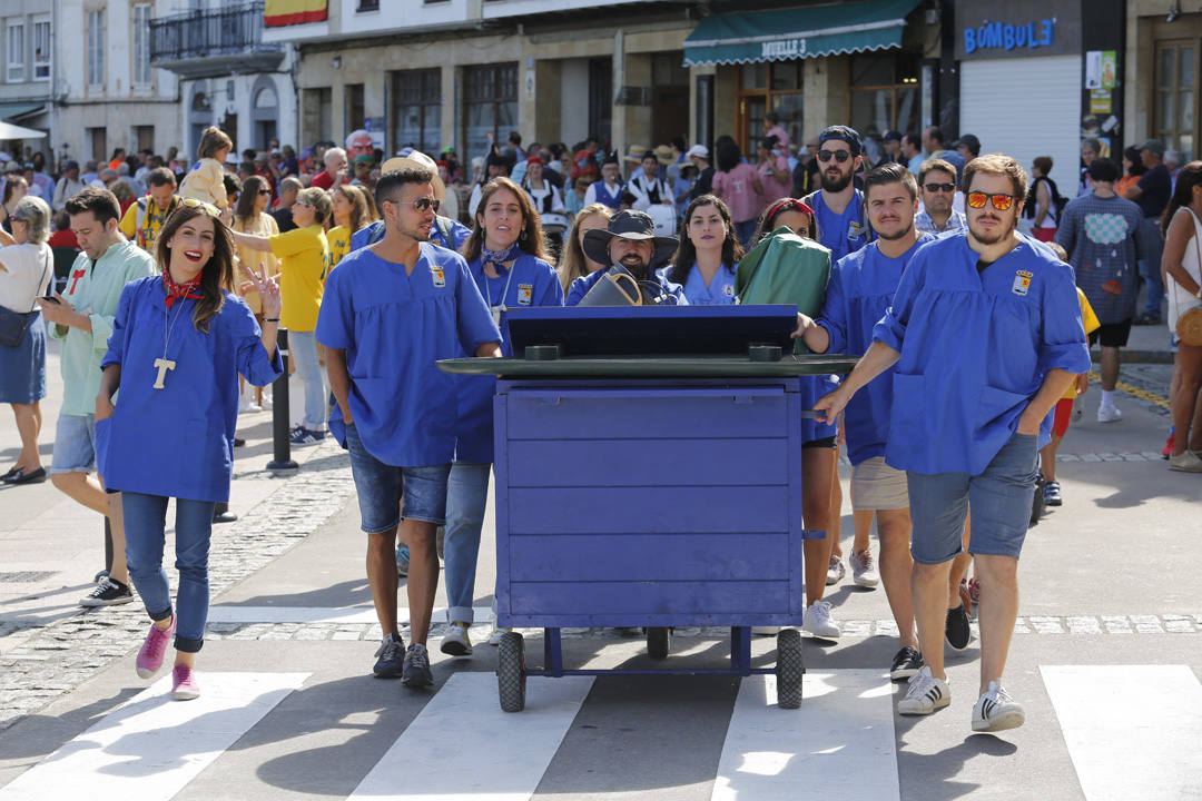 Miles de luarqueses y turistas disfrutaron este jueves de las populares fiestas de San Timoteo. ¡Búscate en nuestra galería! 